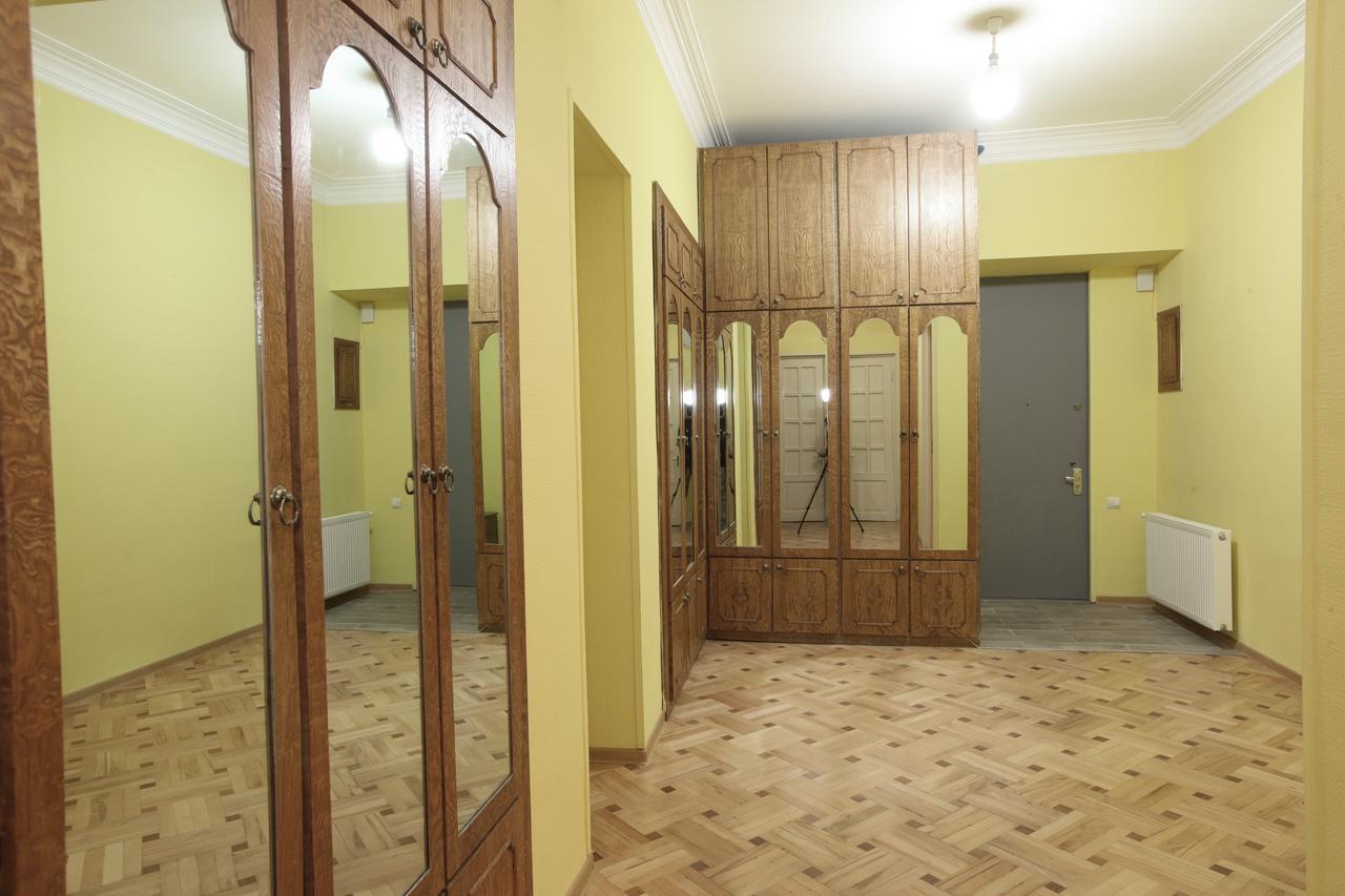 Apartment At Stalin House 第比利斯 外观 照片