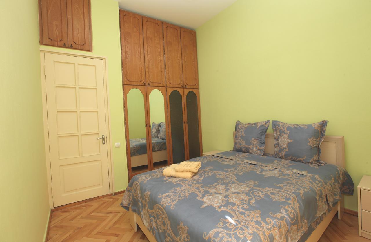 Apartment At Stalin House 第比利斯 外观 照片